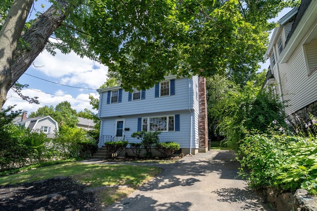 Backyard, Exterior, Facade, American Foursquare
