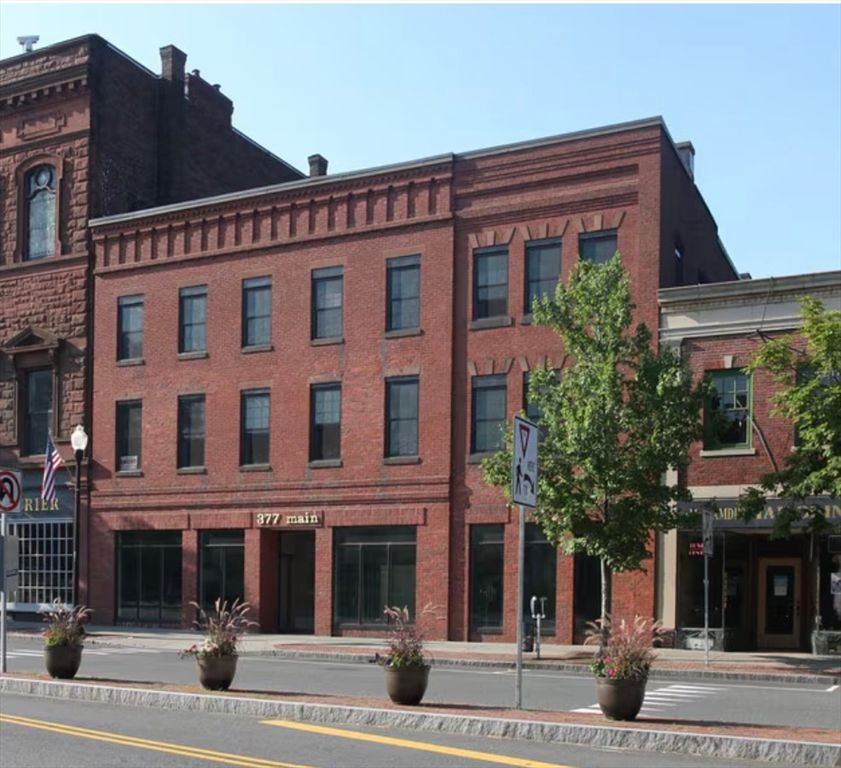 Exterior, Facade, Brick Facade, Rowhouse