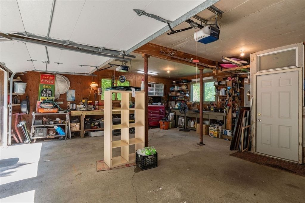 Garage, Interior