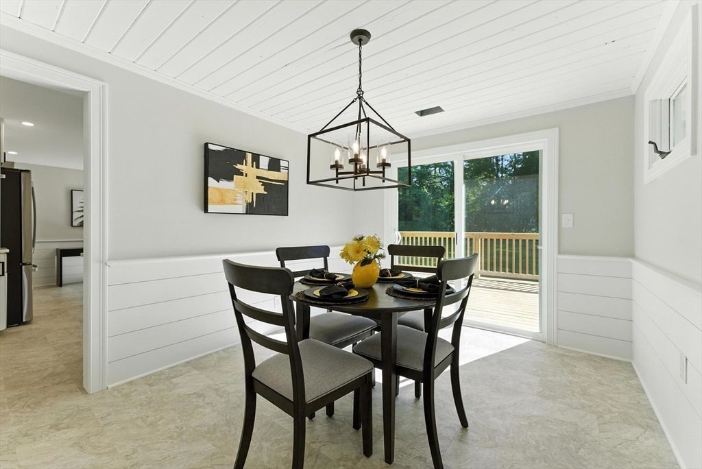 Dining room, Interior, Pendant Lights, Recessed Lighting