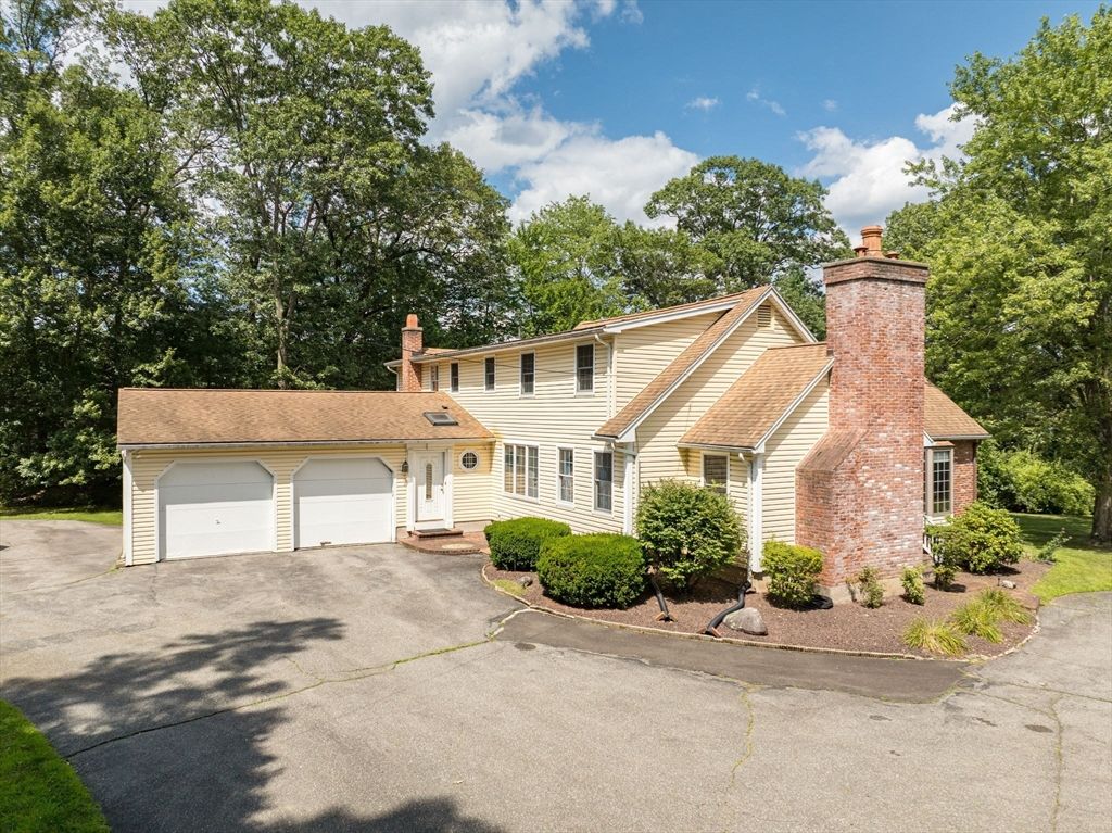 Attached, Detached Garage, Exterior, Facade, Split Level