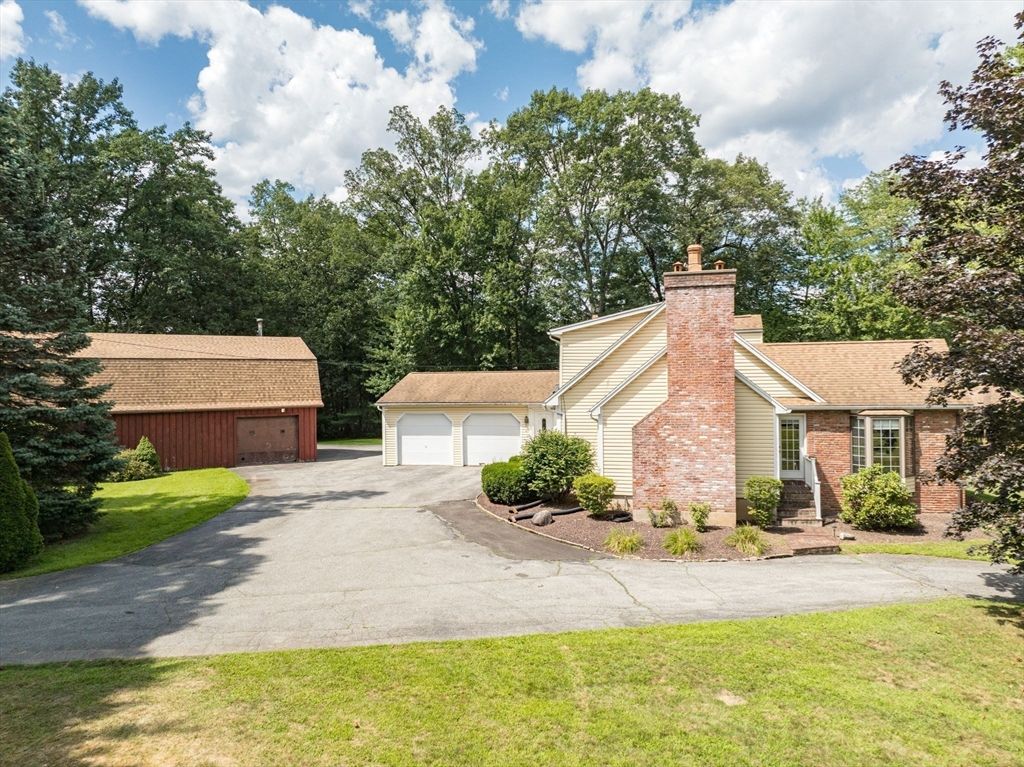 Attached, Backyard, Detached Garage, Exterior, Facade, Brick Facade, Ranch