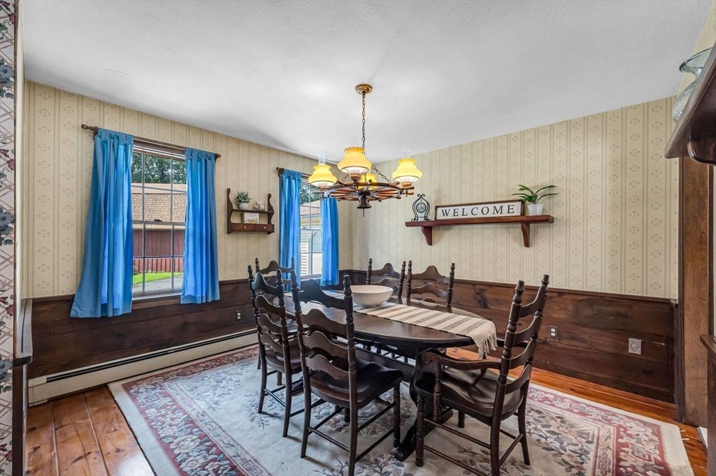 Chandelier, Dining room, Interior, Wood Texture Flooring