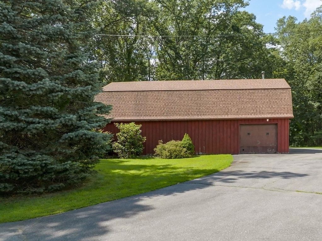 Detached Garage, Exterior