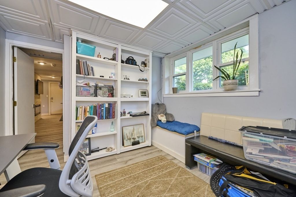 Home Office, Interior, Recessed Lighting, Wood Texture Flooring