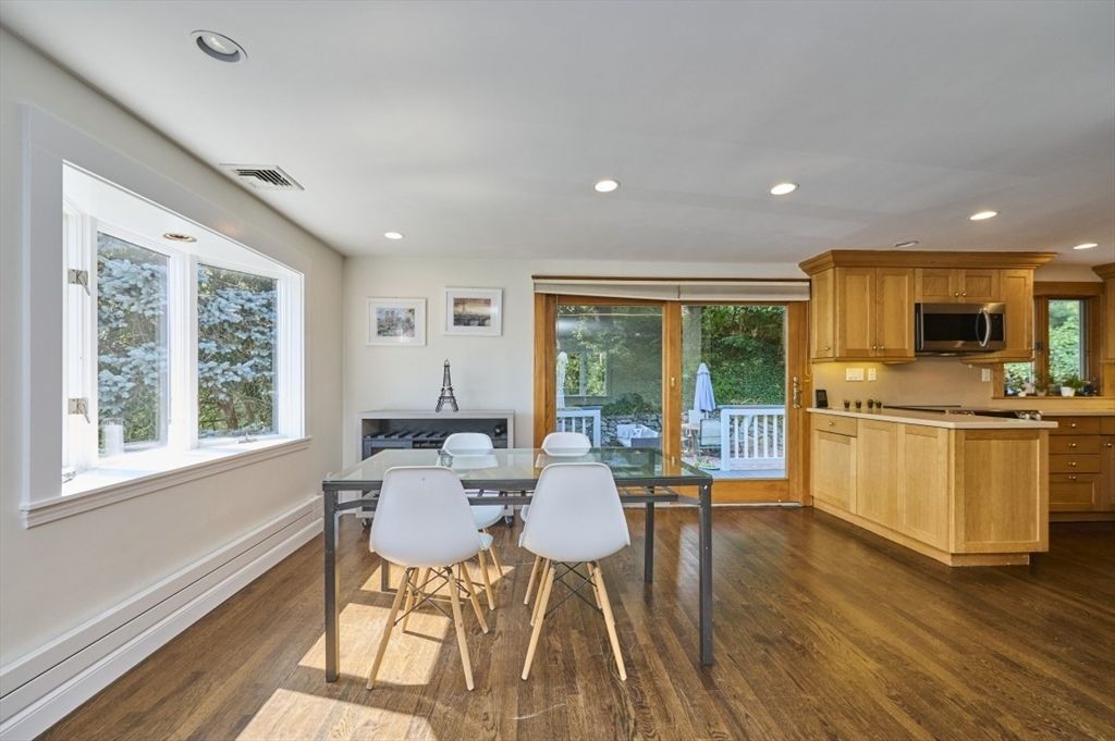 Dining room, Interior, Kitchen, Recessed Lighting, Wood Texture Flooring