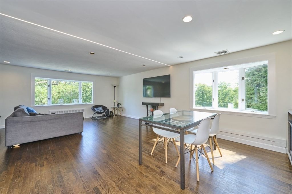 Dining room, Interior, Living room, Recessed Lighting, Wood Texture Flooring