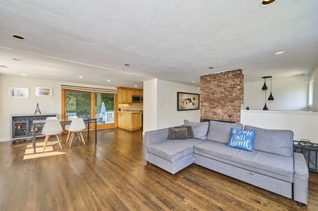 Home Office, Interior, Kitchen, Recessed Lighting, Wood Texture Flooring