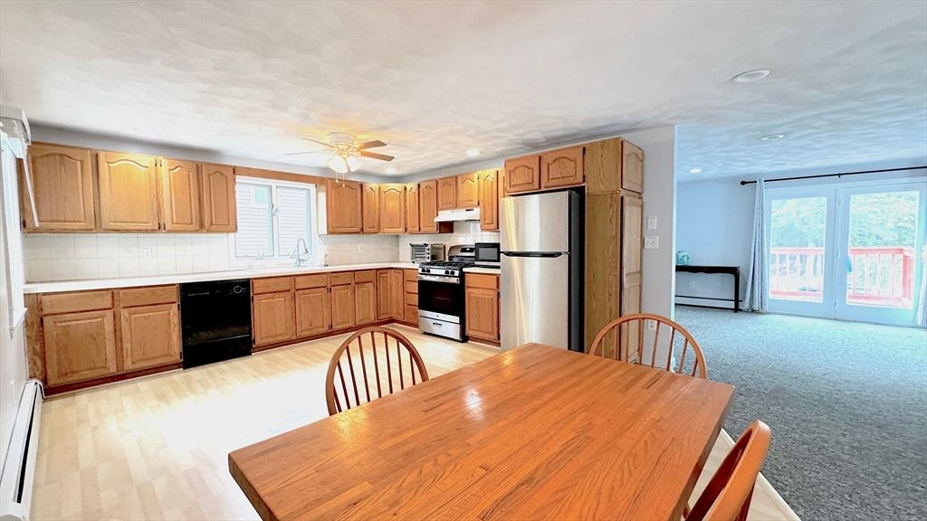 Dining room, Interior, Kitchen, Recessed Lighting, Wood Texture Flooring
