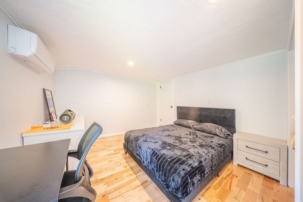 Bedroom, Home Office, Interior, Recessed Lighting, Wood Texture Flooring