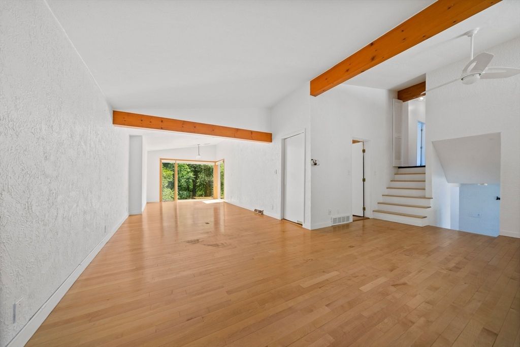 Empty room, Interior, Wooden Beams, Wood Texture Flooring