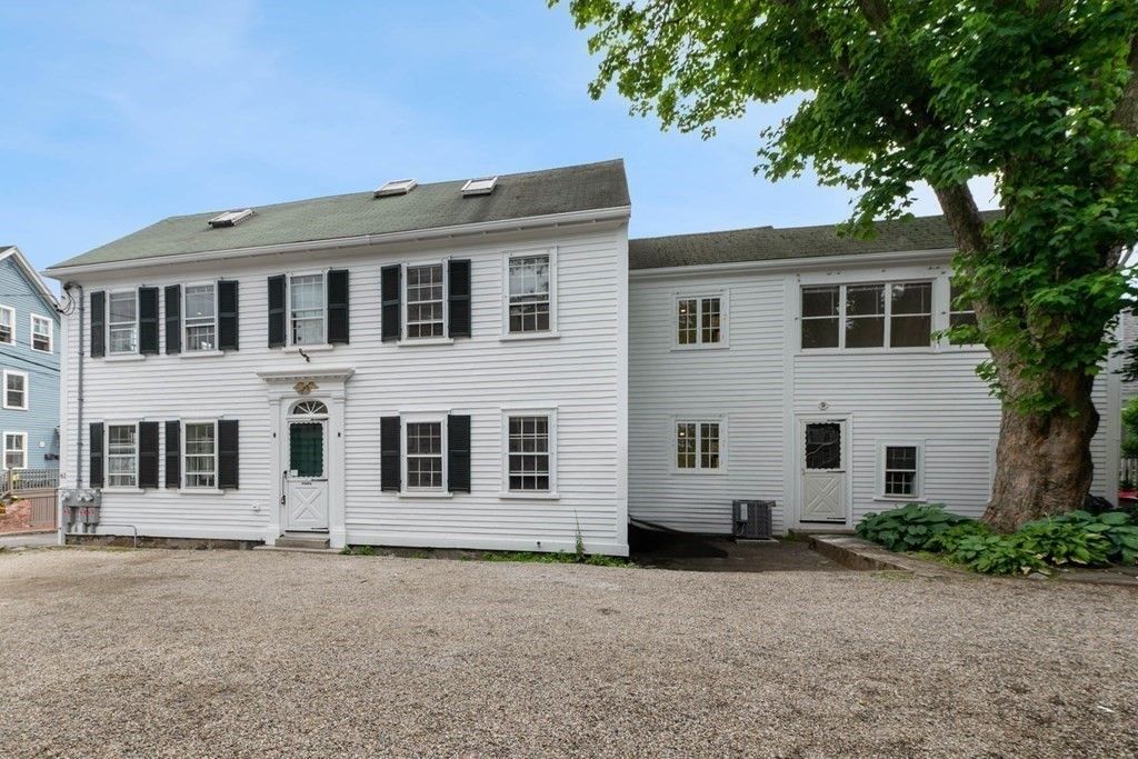 Exterior, Facade, Georgian