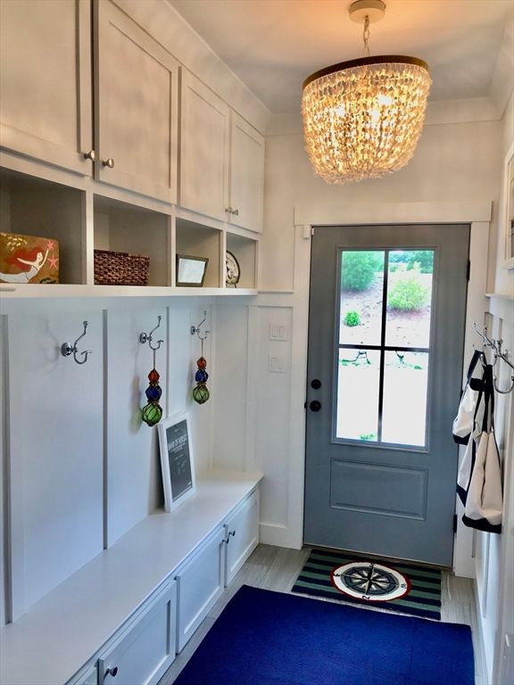 Chandelier, Interior