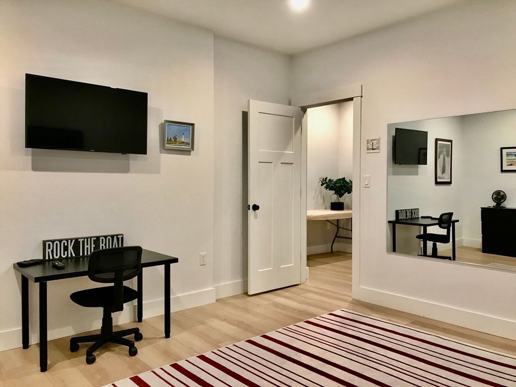 Home Office, Interior, Recessed Lighting, Wood Texture Flooring