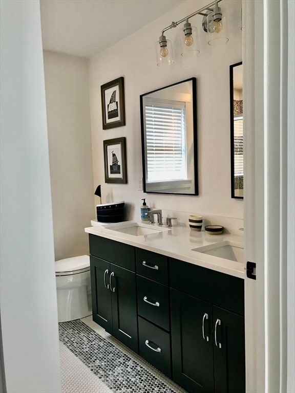 Bathroom, Dual Sink Vanities, Interior