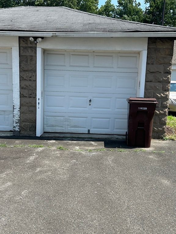 Detached Garage, Exterior