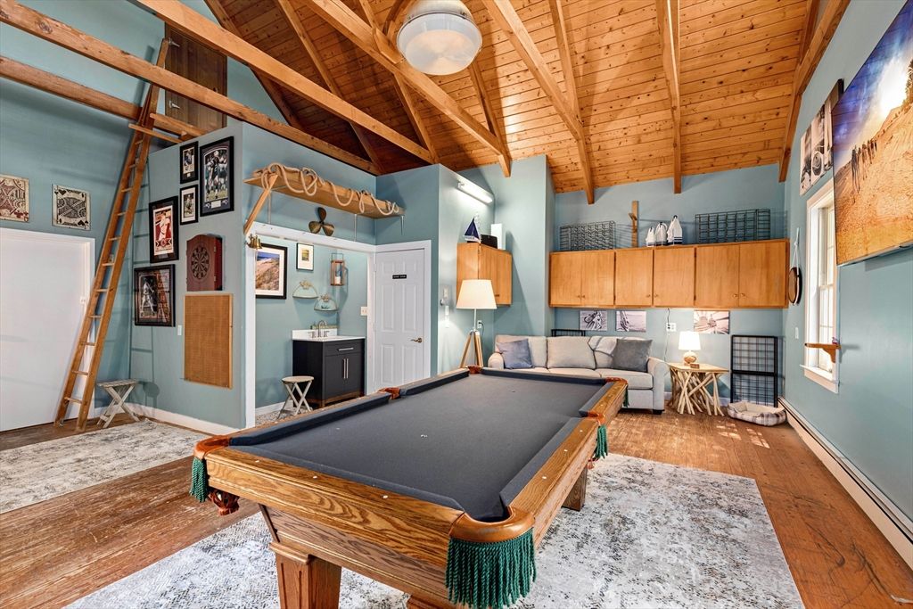 Billiard Table, Game Room, Interior, Wooden Beams, Wooden Ceilings, Wood Texture Flooring