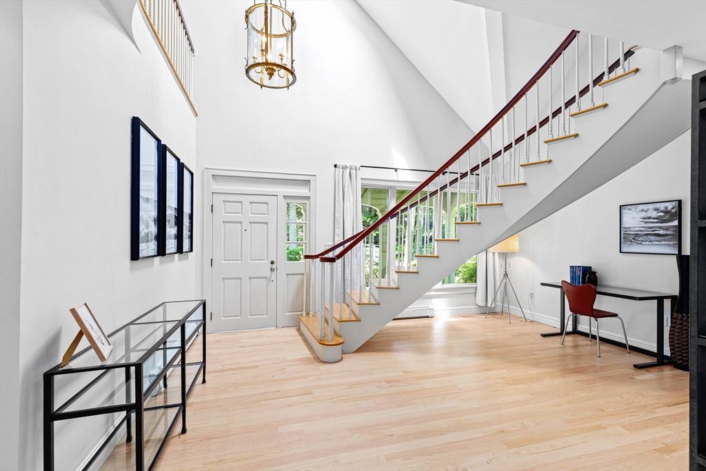 Interior, Pendant Lights, Wood Texture Flooring