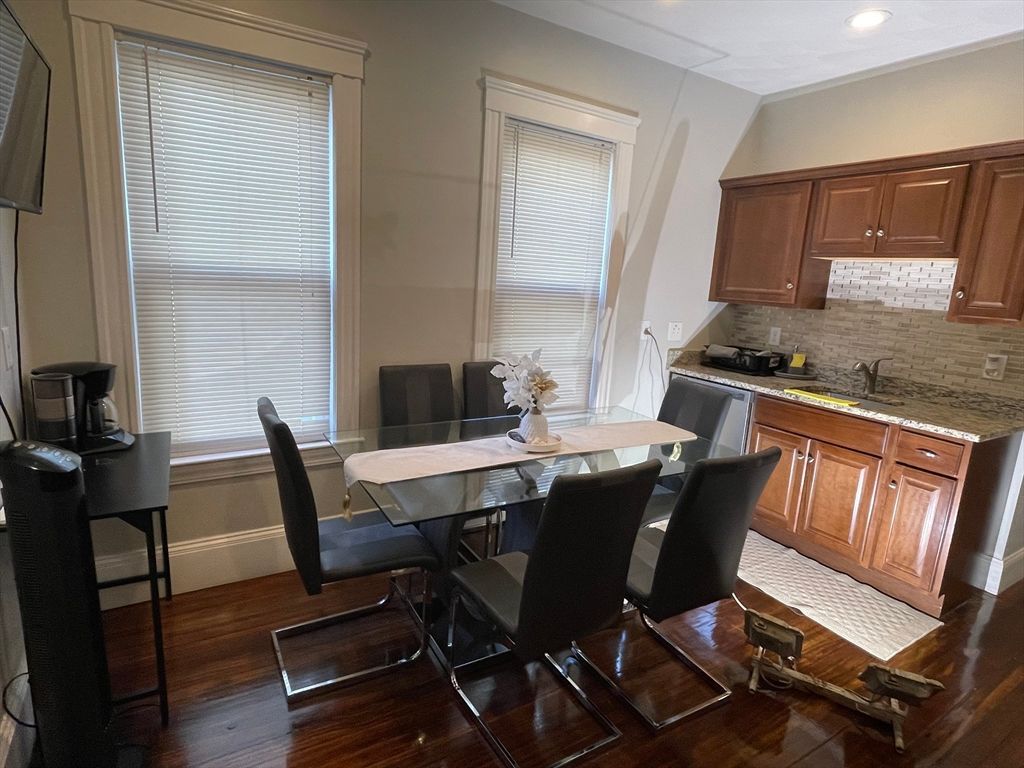 Dining room, Interior, Kitchen, Recessed Lighting, Wood Texture Flooring