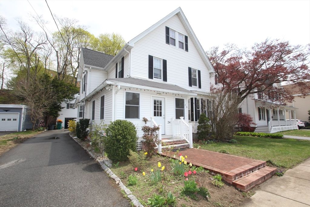 Exterior, Facade, Farmhouse