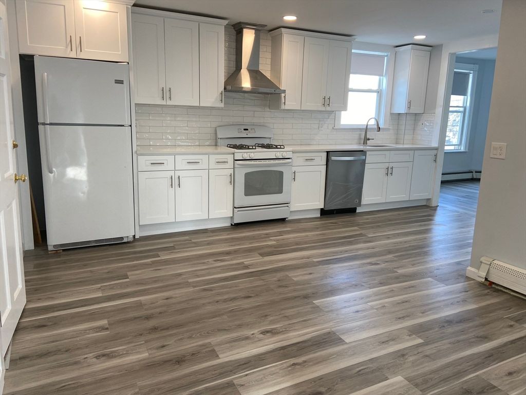 Interior, Kitchen, Recessed Lighting, Wood Texture Flooring