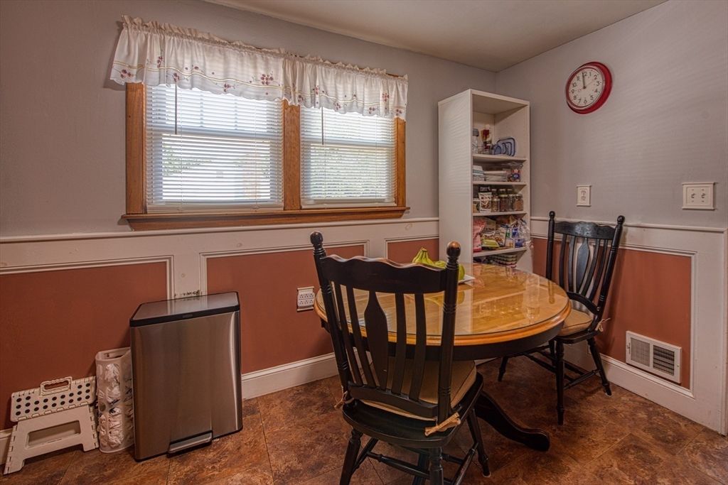 Dining room, Interior
