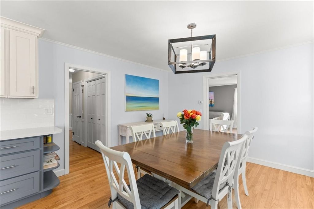 Chandelier, Dining room, Interior, Water, Wood Texture Flooring