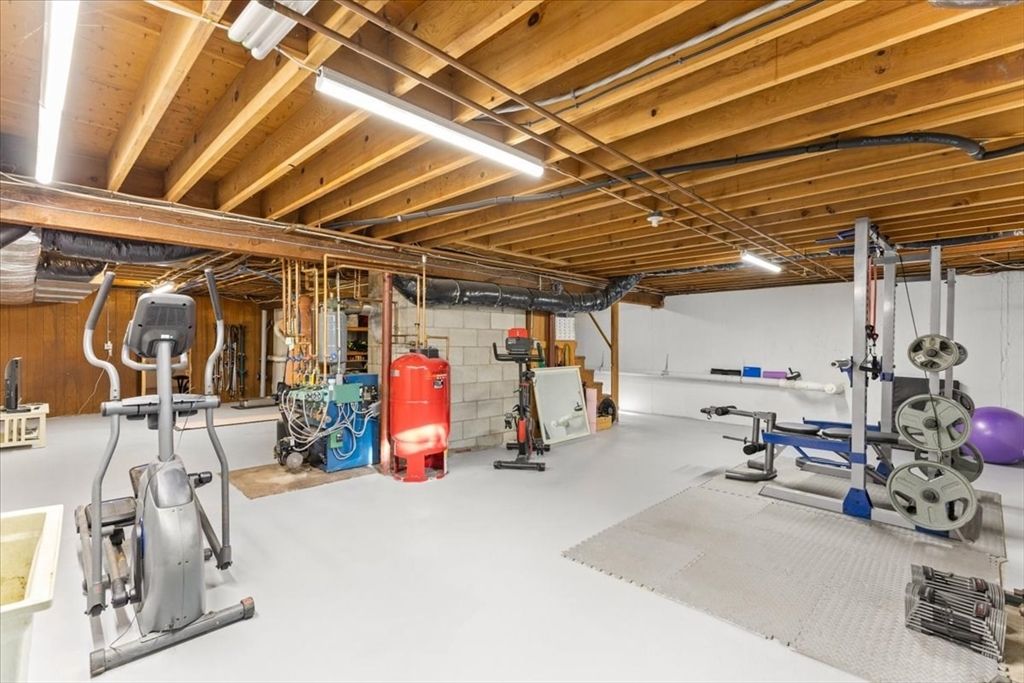 Fitness Equipment, Interior, Wooden Beams