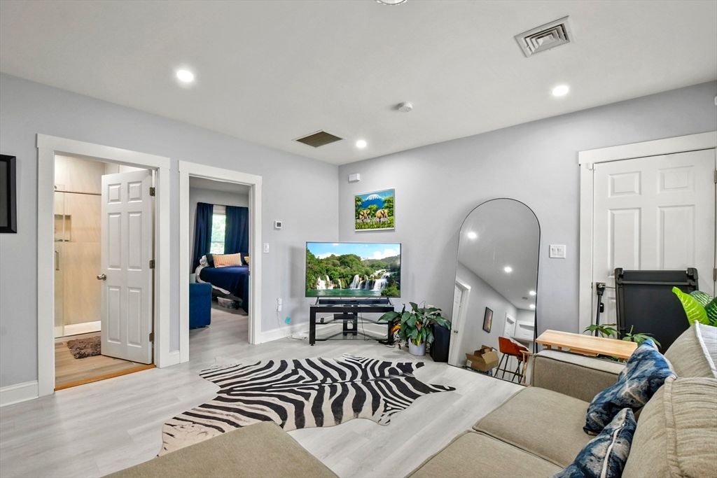 Home Office, Interior, Living room, Recessed Lighting, Wood Texture Flooring