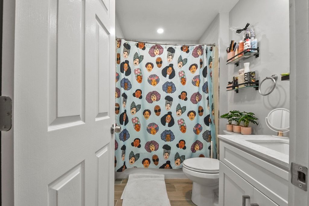 Bathroom, Interior, Recessed Lighting, Wood Texture Flooring