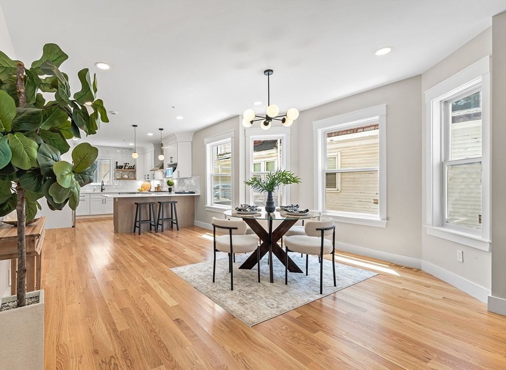 Dining room, Interior, Kitchen, Pendant Lights, Recessed Lighting, Wood Texture Flooring