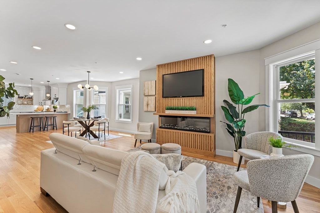 Dining room, Interior, Kitchen, Living room, Pendant Lights, Recessed Lighting, Wood Texture Flooring