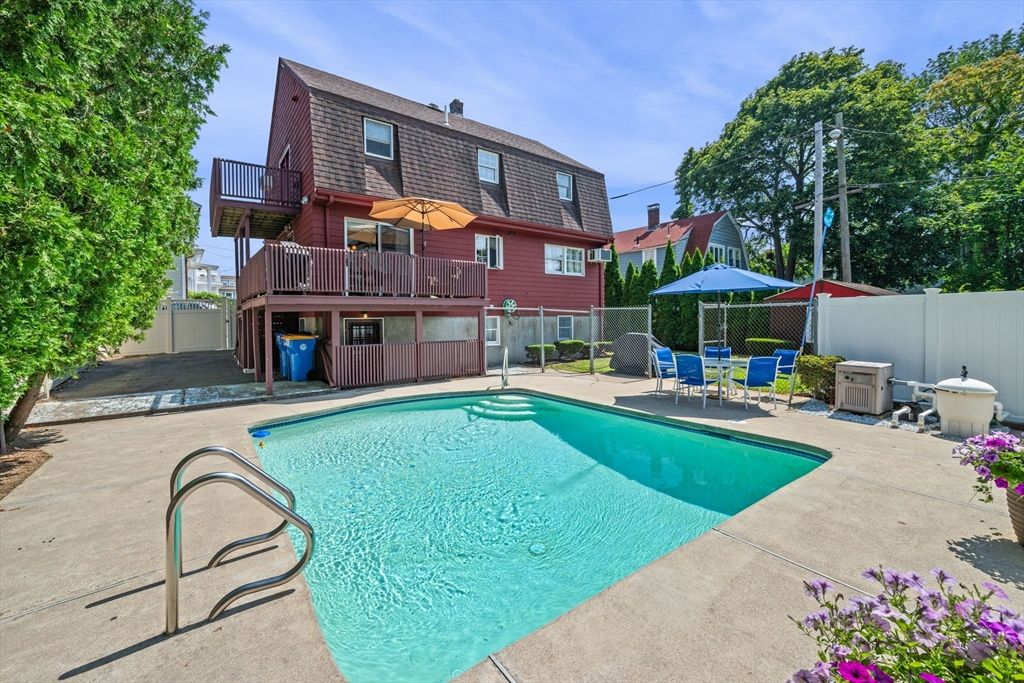 Exterior, Pool