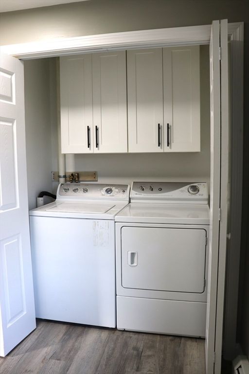 Interior, Utility Closets, Washer, Wood Texture Flooring