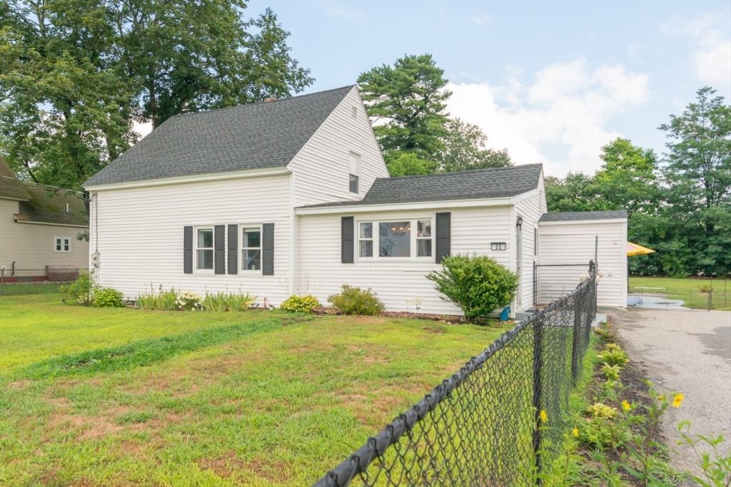 Backyard, Exterior, Facade, Cape Cod
