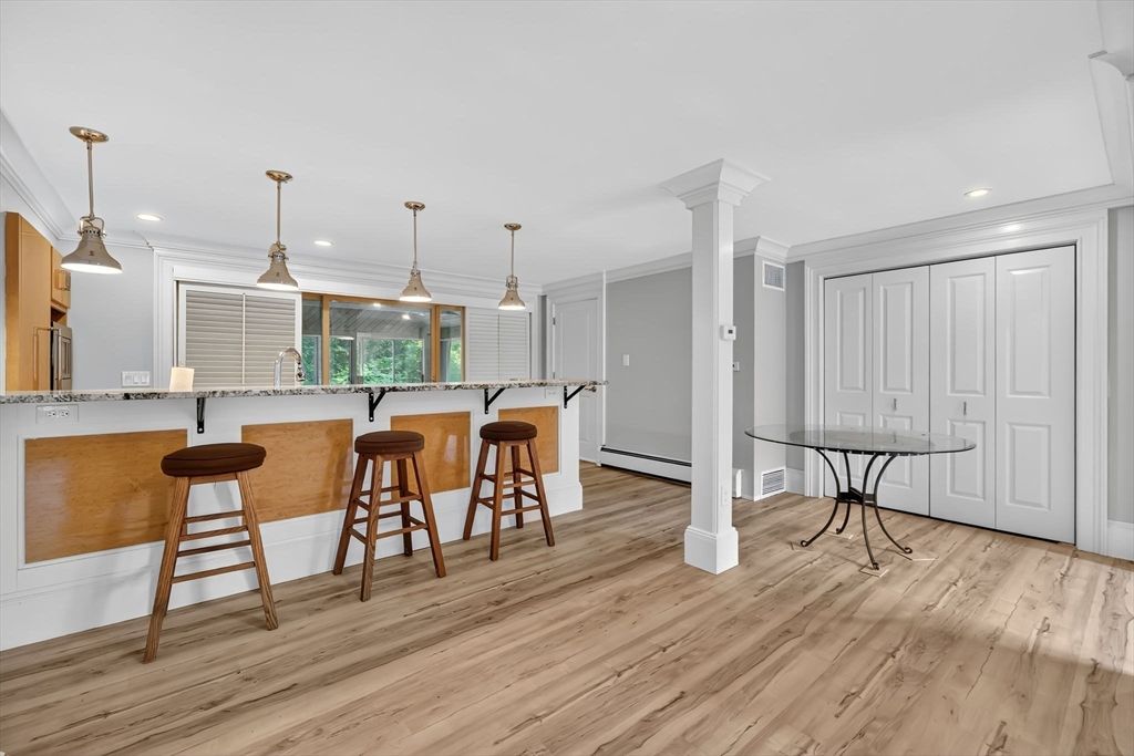 Interior, Pendant Lights, Recessed Lighting, Wood Texture Flooring