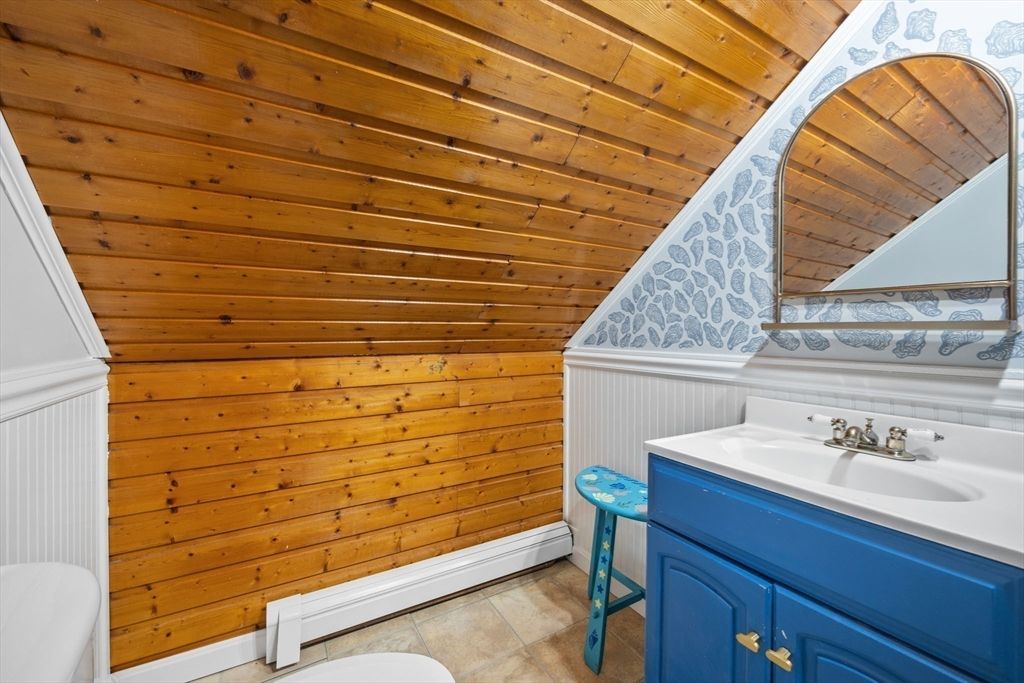 Bathroom, Interior, Wooden Ceilings, Wooden Walls