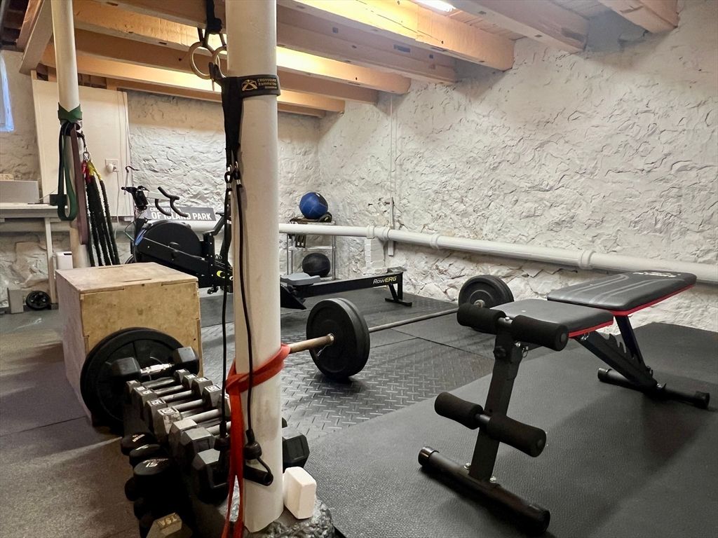 Fitness Equipment, Interior, Wooden Beams