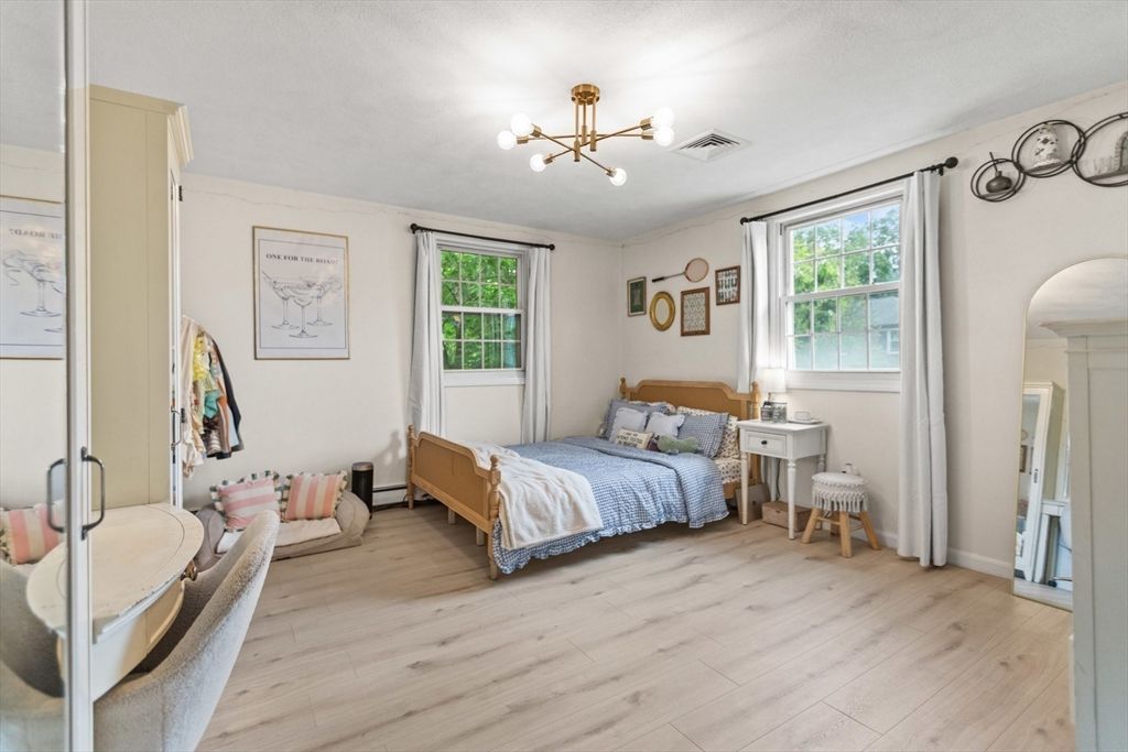 Bedroom, Interior, Pendant Lights, Wood Texture Flooring