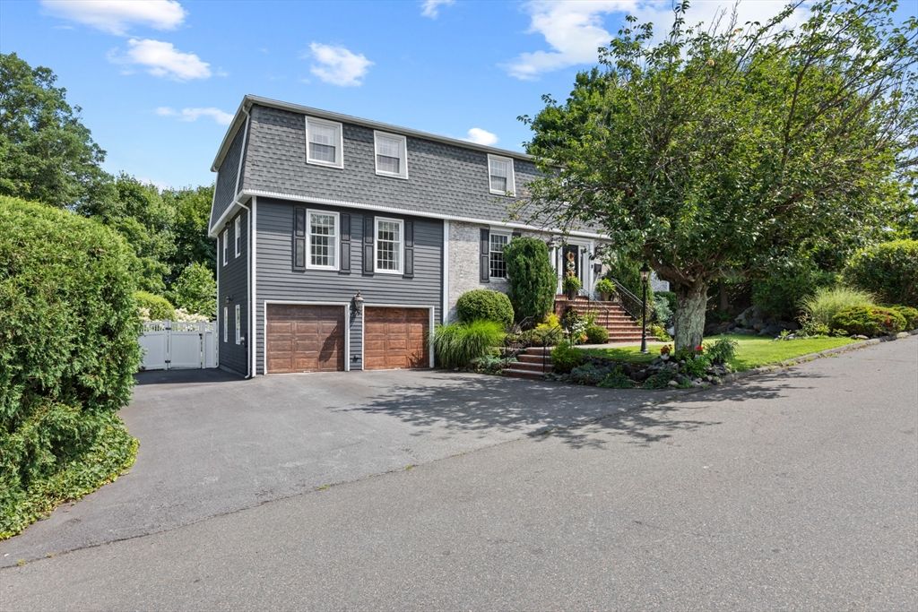 Attached, Exterior, Facade, Raised Ranch