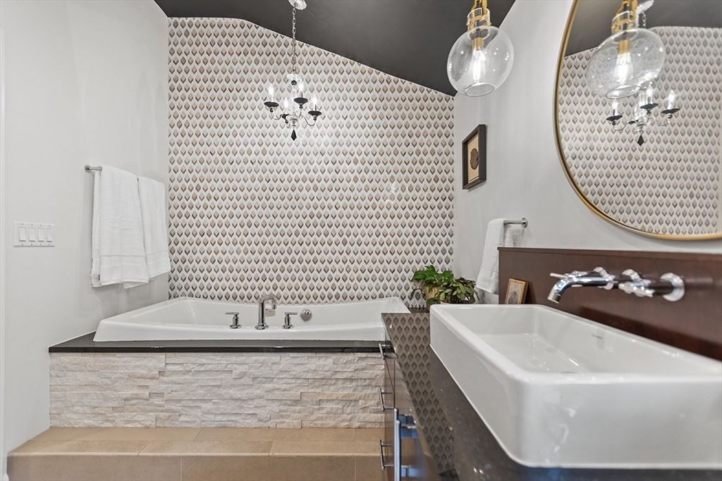 Bathroom, Interior, Pendant Lights