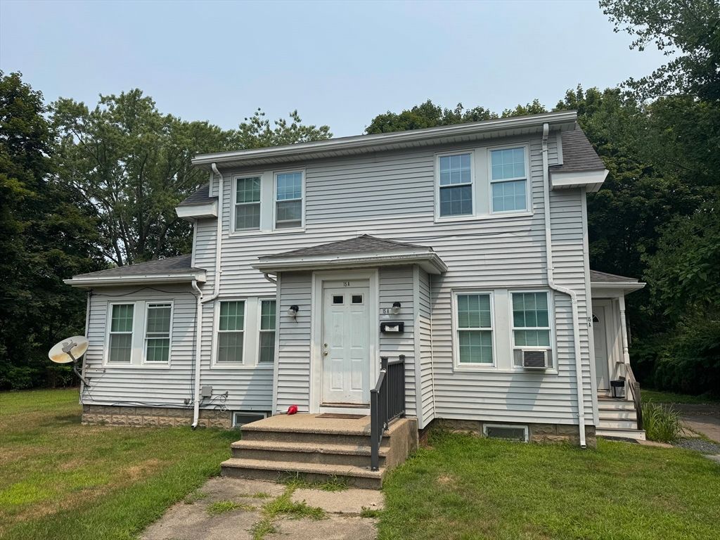Exterior, Facade, American Foursquare