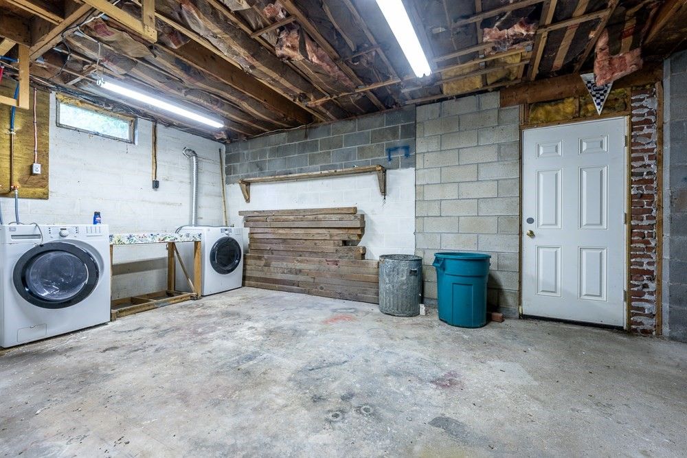 Interior, Stone Walls, Washer, Wooden Beams