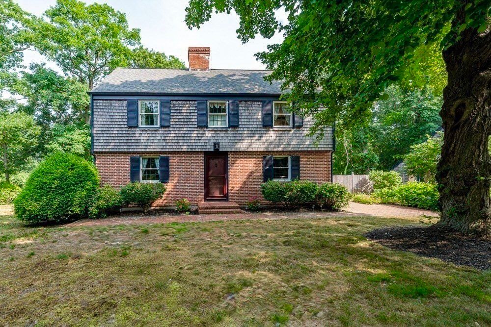 Exterior, Facade, Brick Facade, Georgian