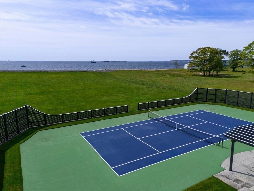 Exterior, Tennis Courts