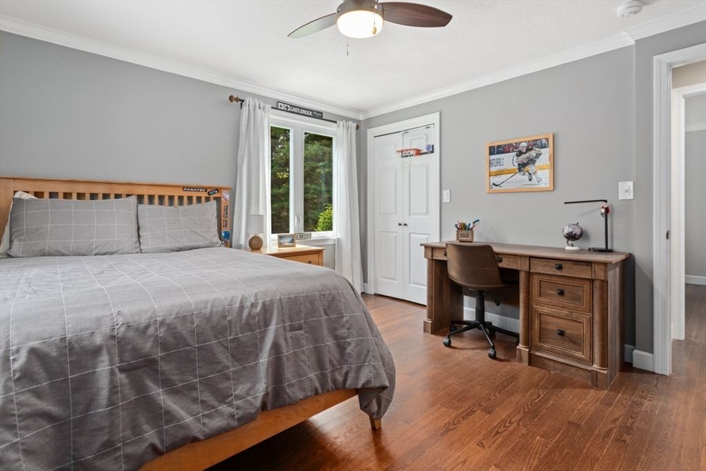 Bedroom, Home Office, Interior, Wood Texture Flooring