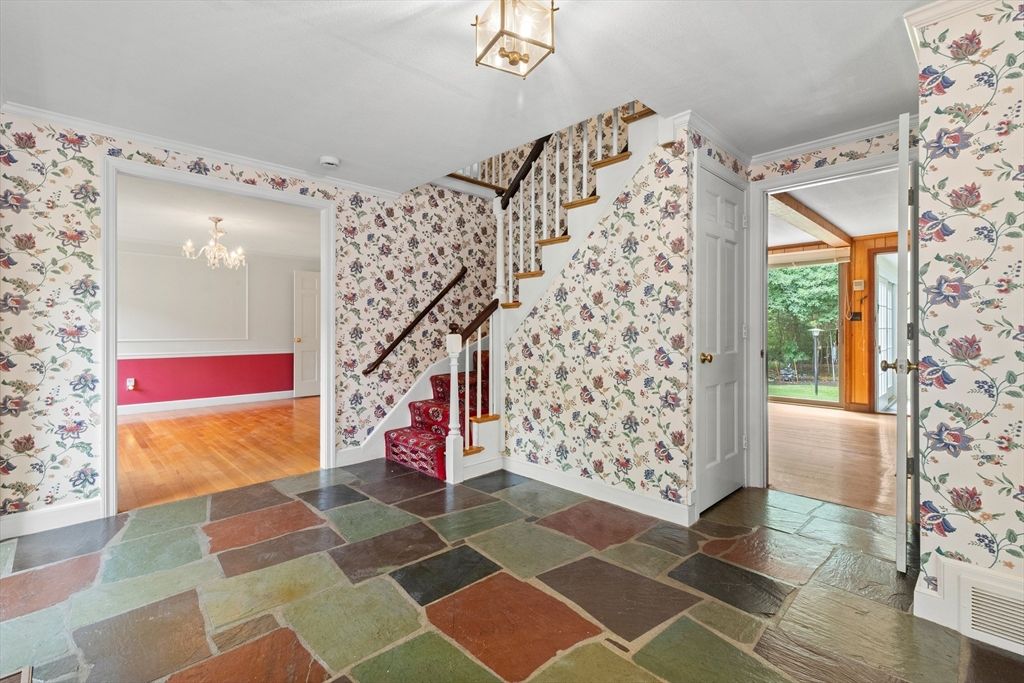 Chandelier, Interior, Wood Texture Flooring