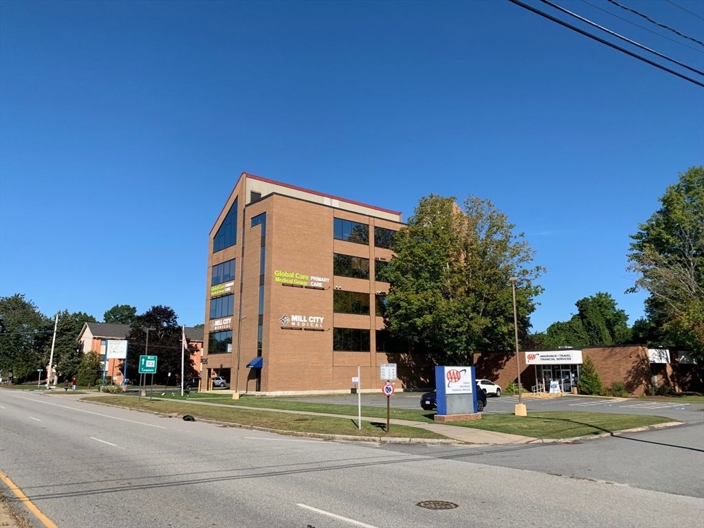 Exterior, Facade, Condo Building