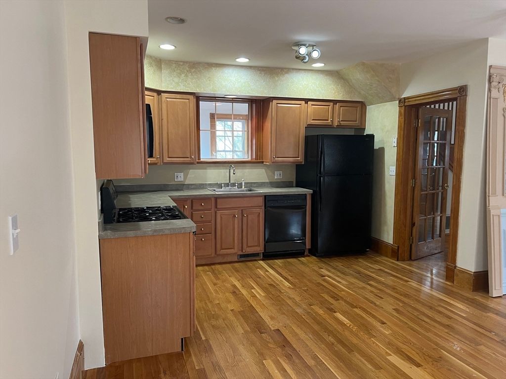 Interior, Kitchen, Recessed Lighting, Wood Texture Flooring