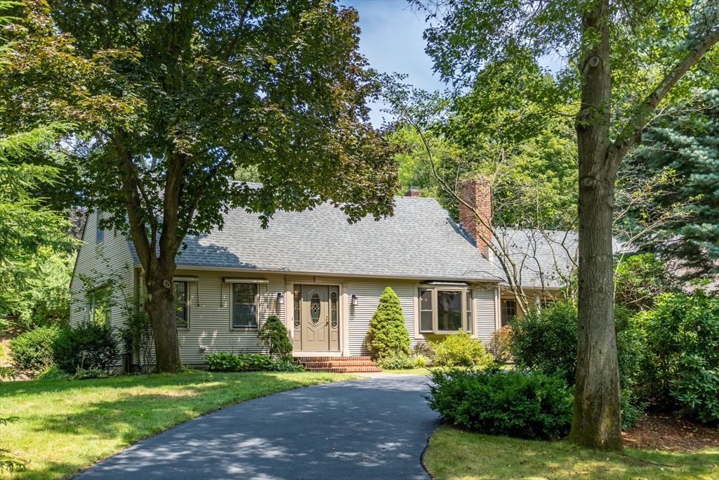 Exterior, Facade, Cape Cod